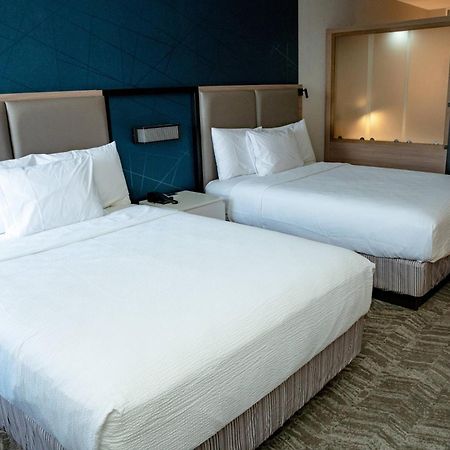 Springhill Suites By Marriott Вудбридж Экстерьер фото