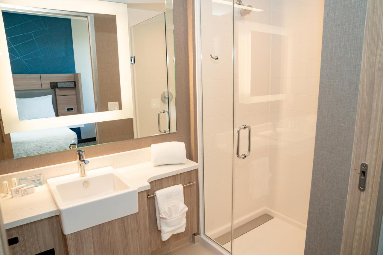 Springhill Suites By Marriott Вудбридж Экстерьер фото